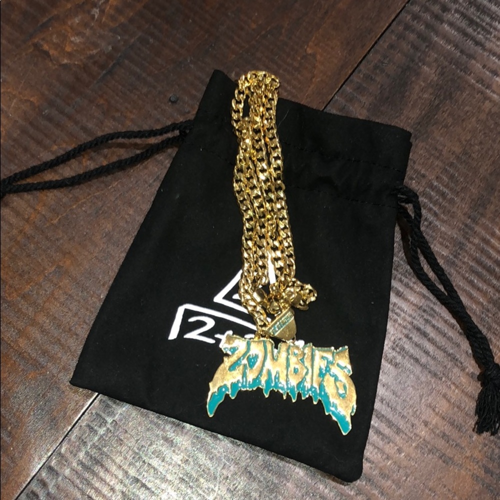 Flatbush Zombies Chain (Pop up shop)